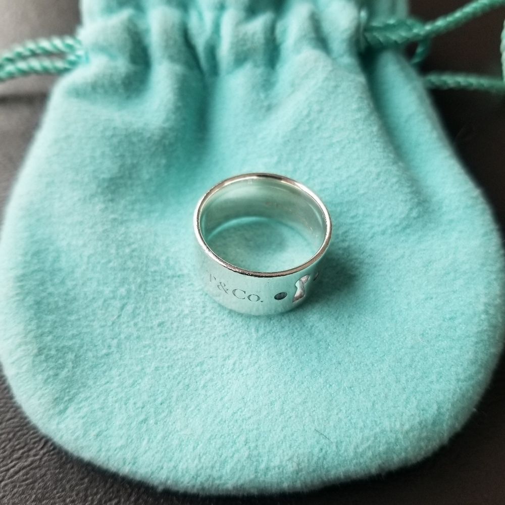 Tiffany & Co. Diamond Keyhole Ring - Picture 5 of 6